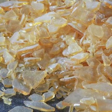 Portuguese Rosin in Flakes